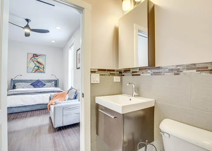 Spacious Condo W/ Deck ~ 3 Mi To Downtown Chicago! * Чикаго