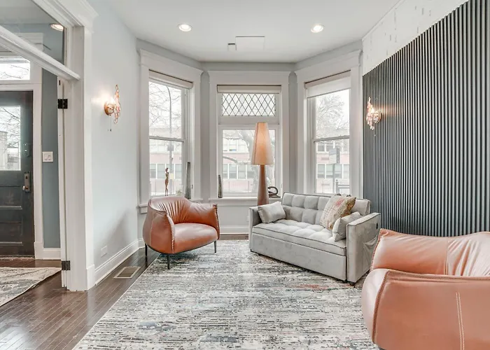 Spacious Condo W/ Deck ~ 3 Mi To Downtown Chicago! * Чикаго