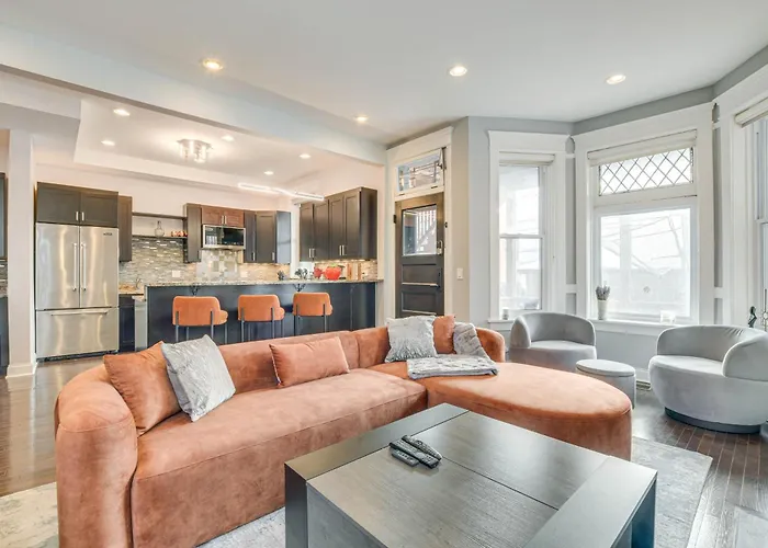 Spacious Condo W/ Deck ~ 3 Mi To Downtown Chicago! Апартаменты *