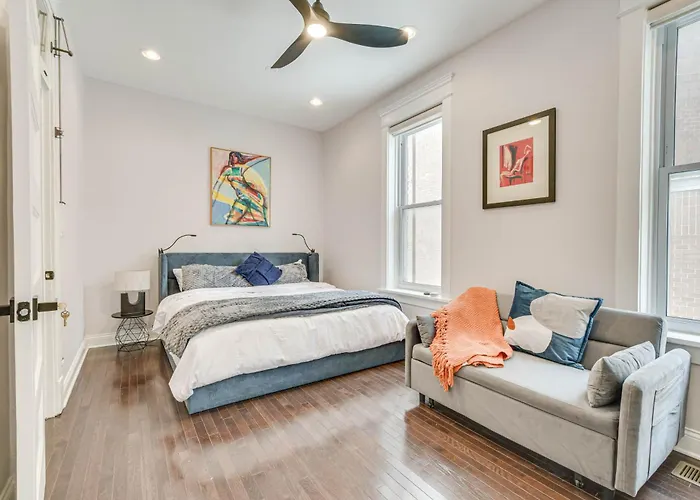 Spacious Condo W/ Deck ~ 3 Mi To Downtown Chicago! Апартаменты Чикаго
