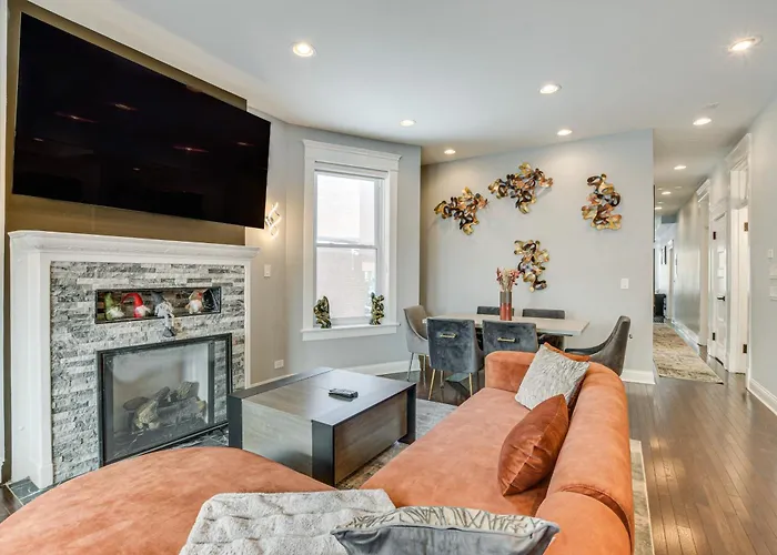 Spacious Condo W/ Deck ~ 3 Mi To Downtown Chicago! Апартаменты *