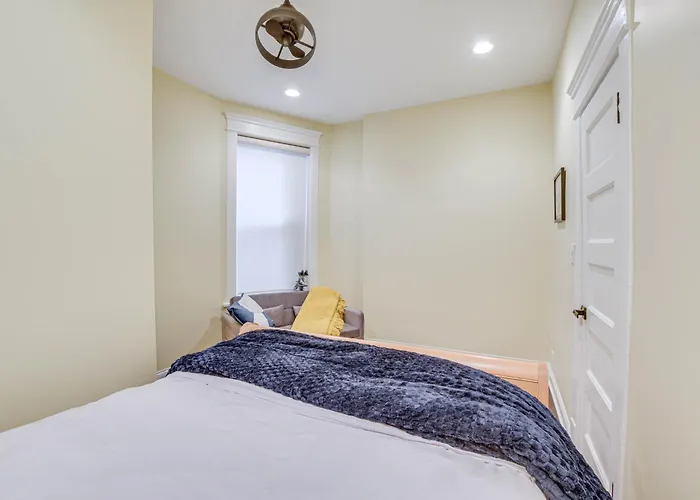 Апартаменты Spacious Condo W/ Deck ~ 3 Mi To Downtown Chicago! Чикаго