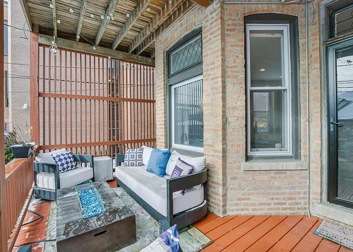 Spacious Condo W/ Deck ~ 3 Mi To Downtown Chicago! * Чикаго